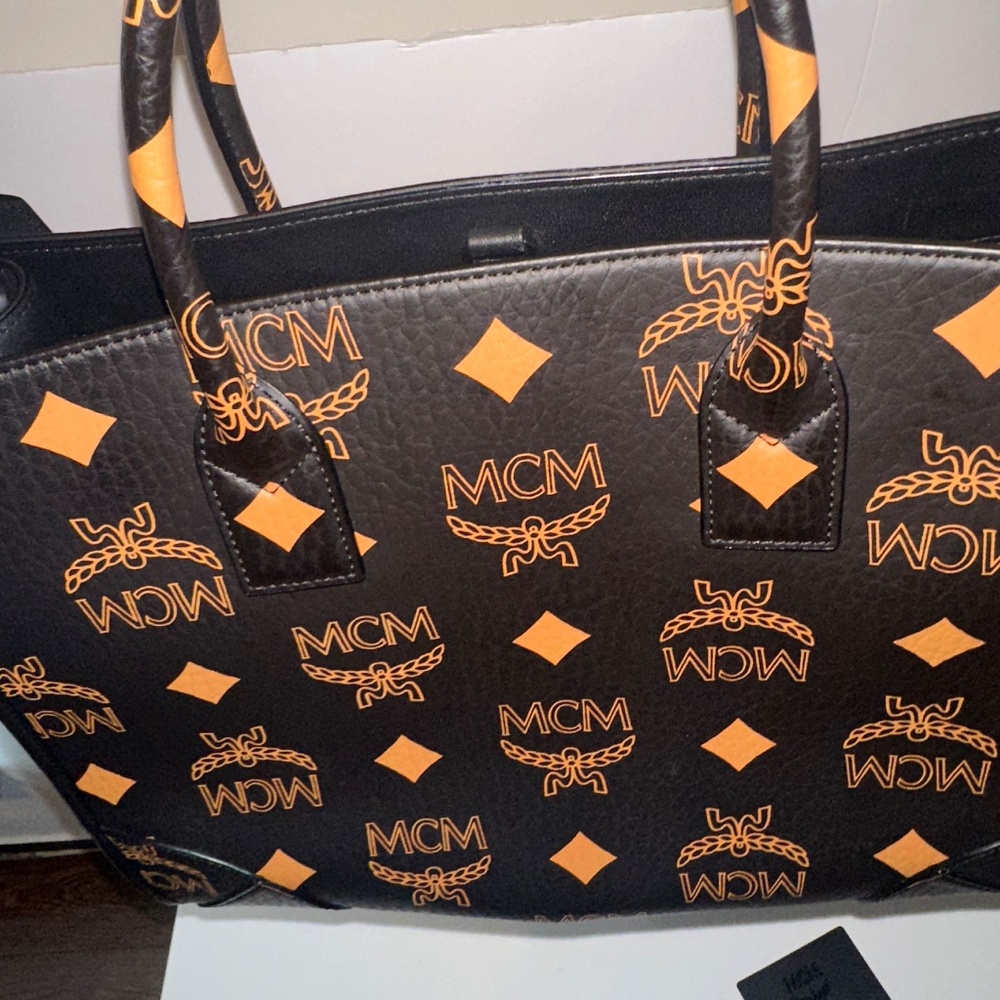 MCM large Munchen Large Visetos Tote Bag - Picture 8 of 14